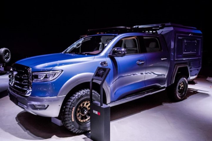 Shangai auto show stage- Front Exterior of the new GWM P Blue